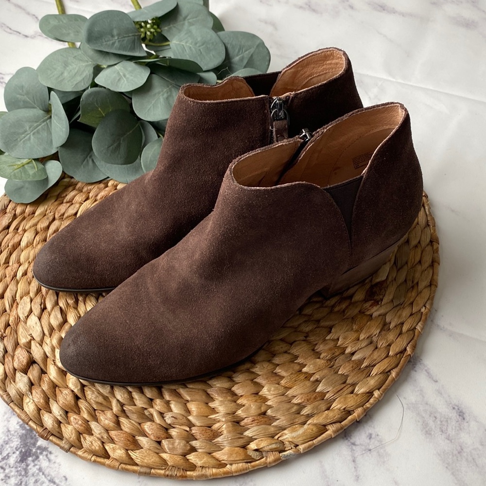 EUC- Caslon Ankle Boot - Chocolate Brown - Size 8.5